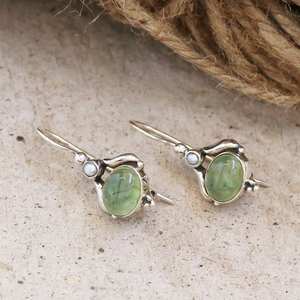 Bague vintage artisanale en argent sterling avec pierre précieuse naturelle, perle et prénite sertie clos, bijoux pour mariage et soirée - Product Image 1