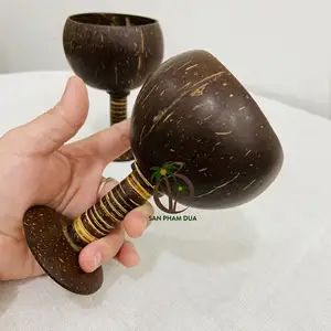 REAL PICTURE COCONUT CUP KOSTENLOSES LOGO COCONUT SHELL TRINK BECHER COCONUT TREE CUP WIEDER VERWENDBARER CUP/BAMBUS CUP VIETNAM/COCONUT SHELL CUP