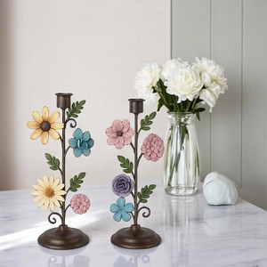 Par de candelabros de flores de metal sin llama hechos a mano | Juego de 2 candelabros Multicolor Detalles florales para Navidad Pascua - Product Image 4