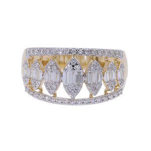 Bague élégante en or jaune 14 carats avec diamants naturels, design marquise et diamants ronds taille brillant et baguette - Product Image 3