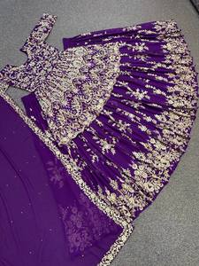 Lehenga Choli Dupatta en Georgette pour Mariage, avec Broderie Lourde, Style Indien et Pakistanais, pour Mariage et Réception - Product Image 3