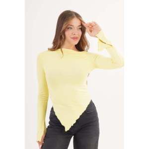 Blouse asymétrique jaune basique en tricot pour la vente en gros - Product Image 1