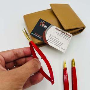 Pince à épiler à sourcils en or rouge pince à sourcils pointue inclinée en acier inoxydable durable personnalisée avec ciseaux à ressort et étui - Product Image 2