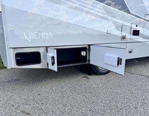 Autocaravanas 4x4 con Baño, Mini Caravana Todoterreno, Camper Van para Camping, ALEMANIA - Product Image 2