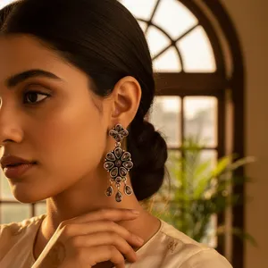 Magnifiques boucles d'oreilles pendantes géométriques en or rose plaqué or avec améthyste pour femmes, pour mariage et soirée - Product Image 2