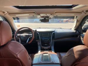 Cadillac Escalade Luxury 2020 Usado, Volante a la Izquierda, Euro VI, 1-25000 Millas - Product Image 3
