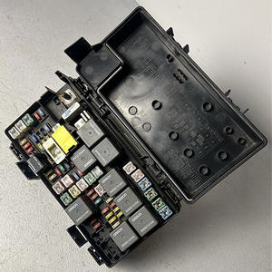 Relais automobiles pour <span class=keywords><strong>Dodge</strong></span> Grand <span class=keywords><strong>Caravan</strong></span> Travel 04692302AB, boîte à fusibles du support moteur - Product Image 4