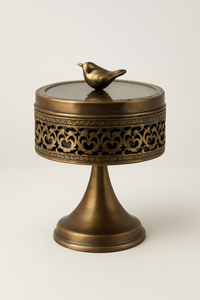 Boîte décorative en forme d'oiseau en bronze antique pour Ramadan et Eid avec design floral sculpté Rangement élégant pour bagues de bijoux à vendre - Product Image 3