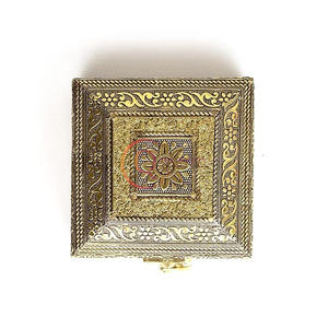 Coffre exquis pour bijoux chéris et design floral luxueux idéal pour la décoration de la maison cadeau donnant et protégeant des articles - Product Image 3