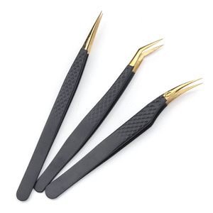 Pince à épiler de précision pour cils, pointes plaquées or, manche noir, pointe lisse pour application de faux cils, personnalisation OEM - Product Image 1