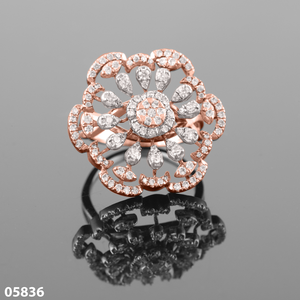 แหวนเพชรรูปดอกไม้ทองคำโรสโกลด์ 18K จาก D'VINS JEWELS เพชรทรงกลมเจียระไนแบบบริลเลียนท์ เพชรเพาะเลี้ยงในห้องปฏิบัติการ เครื่องประดับสำหรับผู้หญิงสำหรับงานหมั้นและงานแต่งงาน - Product Image 6