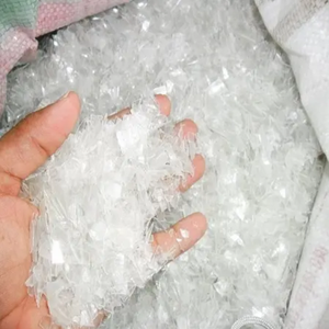 Escamas y gránulos de plástico reciclado para mascotas de botellas para mascotas, producto ecológico - Product Image 1