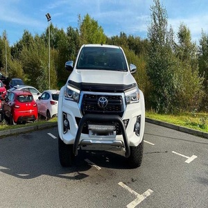 Toyota Hilux 2020 con Faros LED Blancos, Neumáticos R18, Volante a la Izquierda, Aire Acondicionado Automático, Asientos Manuales en Venta - Product Image 1