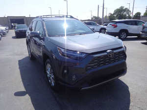 Toyota RAV 4 Limited 4 portes SUV 2024 légèrement utilisée - Product Image 3