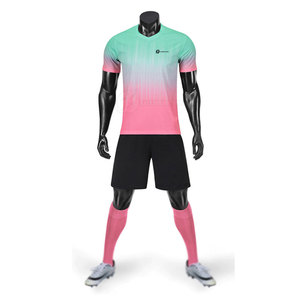 Vente en gros de haute qualité grande taille uniformes de football pour hommes vêtements de sport respirants et durables pour adultes avec impression de logo personnalisé - Product Image 1