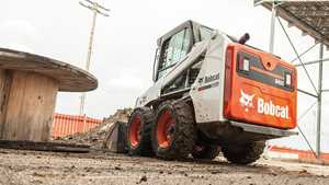 Chargeuse compacte Bobcat T66 à chenilles, moteur diesel Perkins, boîte de vitesses à haut rendement, PLC, en vente - Product Image 6