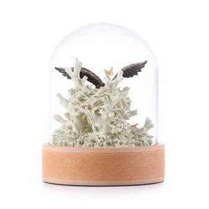 Globo de Agua y Globo de Nieve de Resina 10.5x10.5x14cm Decoración Navideña y Regalo Marca Xinlin AO22005 - Product Image 4