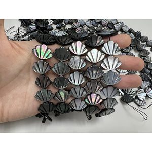 Cuentas Sueltas de Concha de Croissant Negras para la Elaboración de Joyería - Product Image 2
