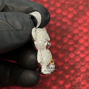 Colgante de Plata de Ley 925 con Diamantes de Moissanita de Corte Brillante Redondo, Diseño Único y Moderno Estilo Hip Hop para Unisex - Product Image 3