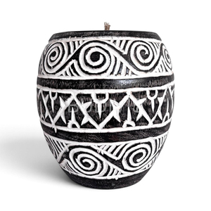Bougie d'aromathérapie en cire d'abeille sculptée noir et blanc Budivis, style décoratif rustique d'inspiration tribale - Product Image 3