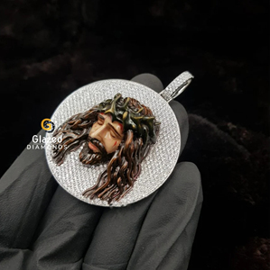 Impressionnant pendentif Jésus de style Hip Hop en or blanc 10 carats et entièrement clouté de diamants ronds de Moissanite taillés en brillant - Product Image 4