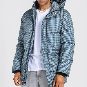 Chaqueta acolchada moderna ajustada para hombre OEM ODM Abrigo acolchado alternativo con capucha para mujer con cinturón - Product Image 6