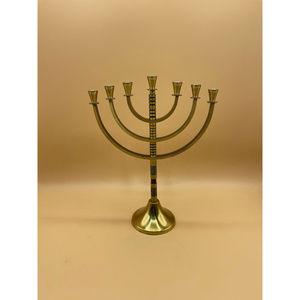 Bougeoir chandelier doré traditionnel élégant bougeoir Menorah en laiton à 9 branches avec Design en forme de coeur pour la décoration intérieure - Product Image 3