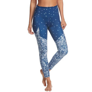 Legging de gym pour femmes Legging de yoga imprimé personnalisé pour femmes Respirant Legging de yoga de haute qualité Taille et design personnalisés - Product Image 6