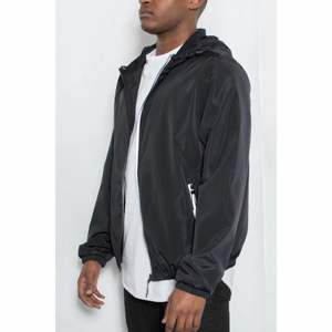 Veste coupe-vent d'hiver en gros personnalisée avec logo personnalisé Veste d'extérieur Vêtement de rue décontracté Veste imperméable pour hommes - Product Image 5
