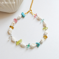 Bracelet en coquillage authentique original fait à la main avec des motifs perlés avant-gardistes et des accents de coquillages charmants