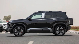 2025 B Y D Leopard Titanium 3 SUV totalmente eléctrico con un diseño audaz y robusto y una distintiva parrilla frontal. - Product Image 2