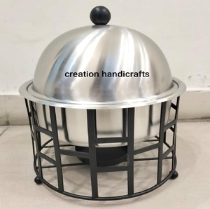 Calentador de alimentos de plato de frotamiento de lujo de diseño contemporáneo con soporte negro con acabado mate - Product Image 1