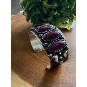 โทนี่ ยาซซี่ กำไลข้อมือเงินสเตอร์ลิงประดับมุกสีม่วง ของสะสมทางวัฒนธรรม - Product Image 4