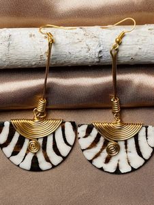 เครื่องประดับแฟชั่นสำหรับผู้หญิงต่างหูรูปกระดูกควายโบราณทำด้วยมือจากกำไลข้อมือสีขาวทองอินเดีย - Product Image 3