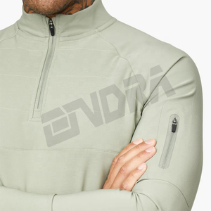 Ensemble de vêtements de sport pour hommes de qualité supérieure pour un style de vie actif Gym parfaite et vêtements décontractés Améliorez votre collection avec un style de performance élégant - Product Image 4