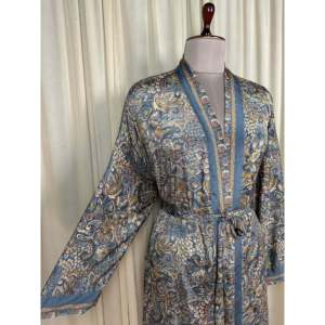 Vestido Kimono de Seda Reciclada Estilo Boho Chic Vintage para Mujer, Ideal para la Playa, Resort, Casa o como Bata de Baño - Product Image 6