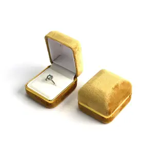 Petite boîte à bague à bijoux avec logo personnalisé boîte à bijoux jaune de haute qualité affichage d'emballage cadeau élégant boîte à bijoux cadeau exquise