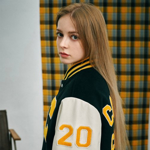 Chaqueta Varsity Reversible Impermeable y Cortavientos Personalizada para Mujer, con Parches Bordados, Exterior de Lana, Forro de Felpa de Algodón, Ecológica - Product Image 3
