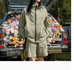 Ensemble décontracté à capuche pour femme, couleur unie, short en polyester, tenue respirante, coupe ample, vêtements d'été, longueur au-dessus du genou, sweat à capuche 2 pièces - Product Image 3