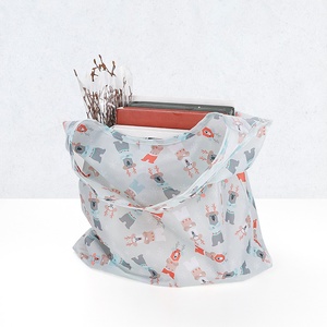 Bolsa de Compras Plegable de Poliéster con Tamaño y Diseño Personalizables - Product Image 4