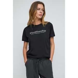 เสื้อยืดพื้นฐานพิมพ์ลายสโลแกน - Product Image 2