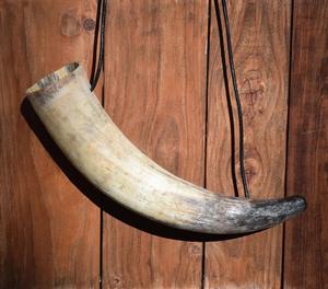 แตรเป่าแบบนอร์สขัดเงาเป็นมิตรกับสิ่งแวดล้อม ทำจากเขาควายธรรมชาติ พร้อมสายหนัง - สไตล์ฮวงจุ้ยและศาสนา - Product Image 6