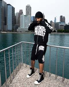 Ensemble de survêtements imperméables pour hommes Ensemble 2 pièces coupe-vent avec short assorti et logo personnalisé - Product Image 4