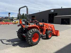 Tractor Kubota L3901HST 2021: Tractor utilitario compacto con transmisión hidrostática, confiabilidad y versatilidad - Product Image 3