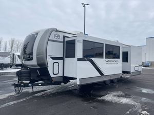 Nouveau 2025 F-o-r-e-s-t-R-i-v-e-r Wildwood H-e-r-i-t-a-g-e Glen 270FKS - Product Image 3