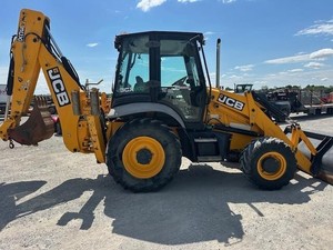 Chargeuse sur pneus JCB 3CX14 Diesel 2016 avec pompe à engrenages à haut rendement, garantie de 3 ans, capacité de la benne de 0,5 à 1,2 m3 - Product Image 4