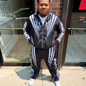 Logo personnalisé Ensemble coupe-vent deux pièces pour hommes Veste légère et short pour streetwear - Product Image 1