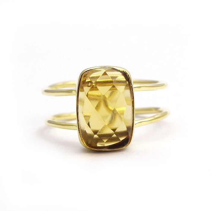 สีเหลือง