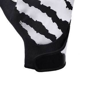 Gants de réception de football américain avec paume extra Grip Matériau léger, dragonne Logo personnalisé - Product Image 6