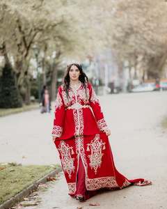 Caftán de seda roja marroquí totalmente personalizable con bordado hecho a mano, estilo informal, antiestático y transpirable - Product Image 1
